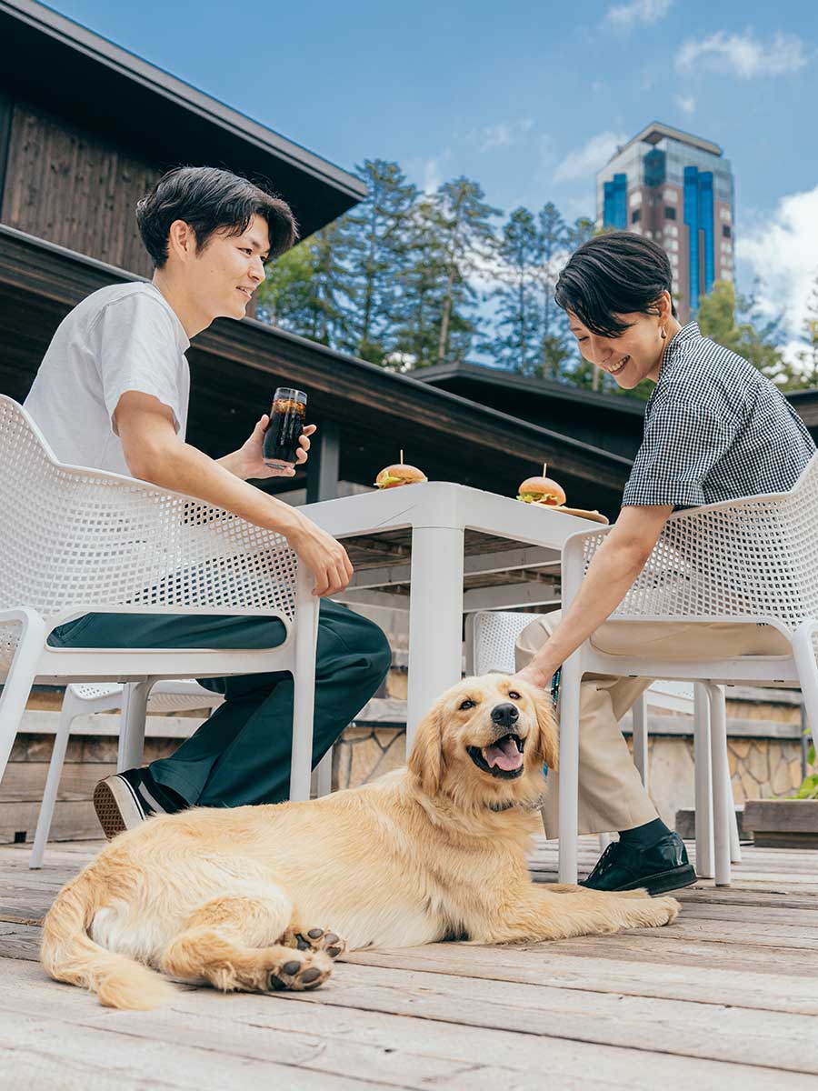 さわやかな風を感じながら、軽やかにカフェで過ごしたい