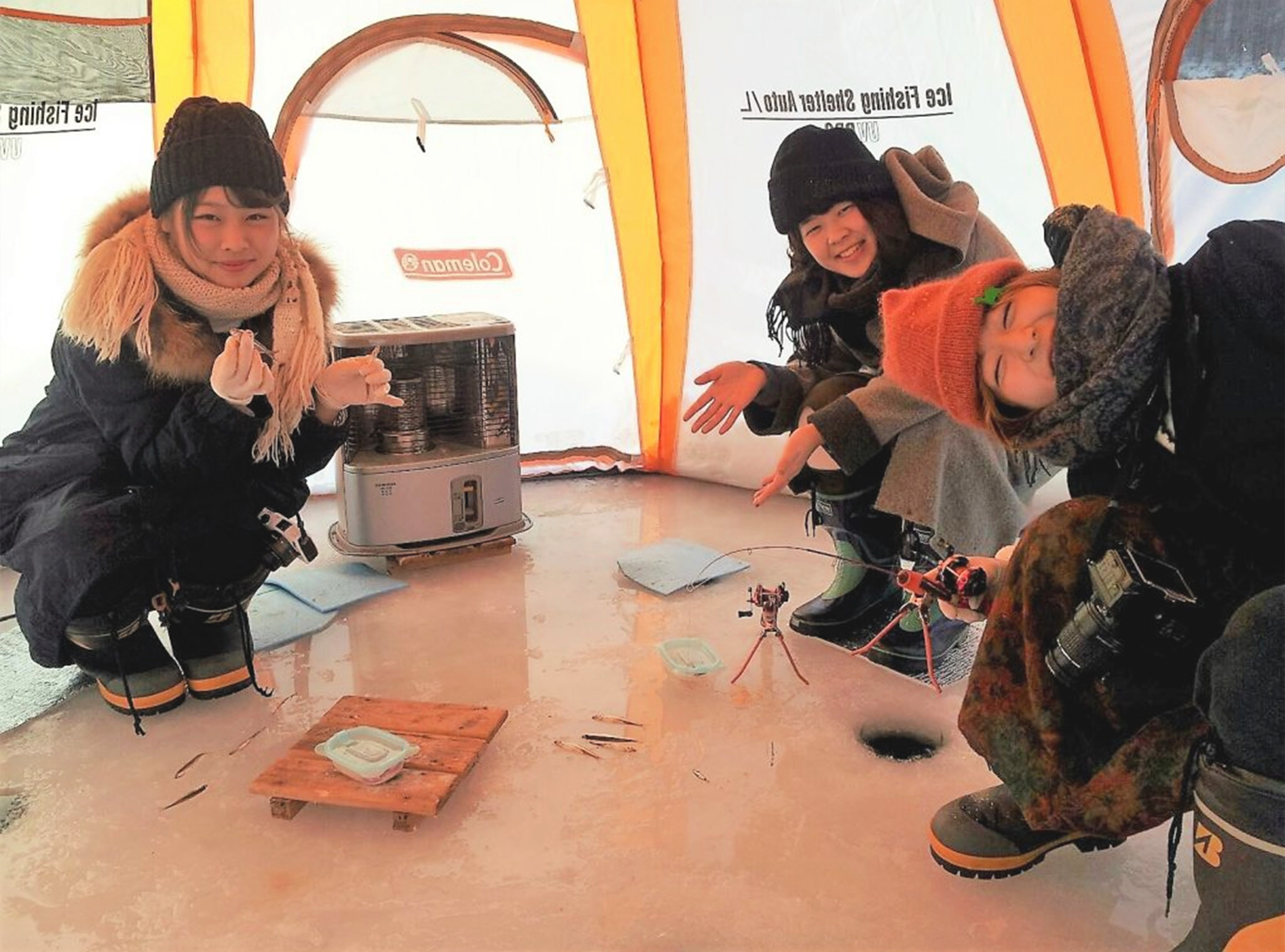 File:SAKURAKO and SAKIKO - MooMoo Cart - Hoshino Resort TOMAMU. (48615996288).jpg - Wikimedia Commons